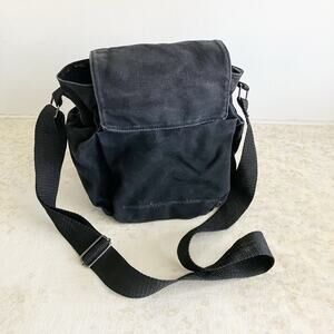 PLS READ Smashbox Fashion Week Los Angeles Crossbody Makeup Artist Bag Pockets